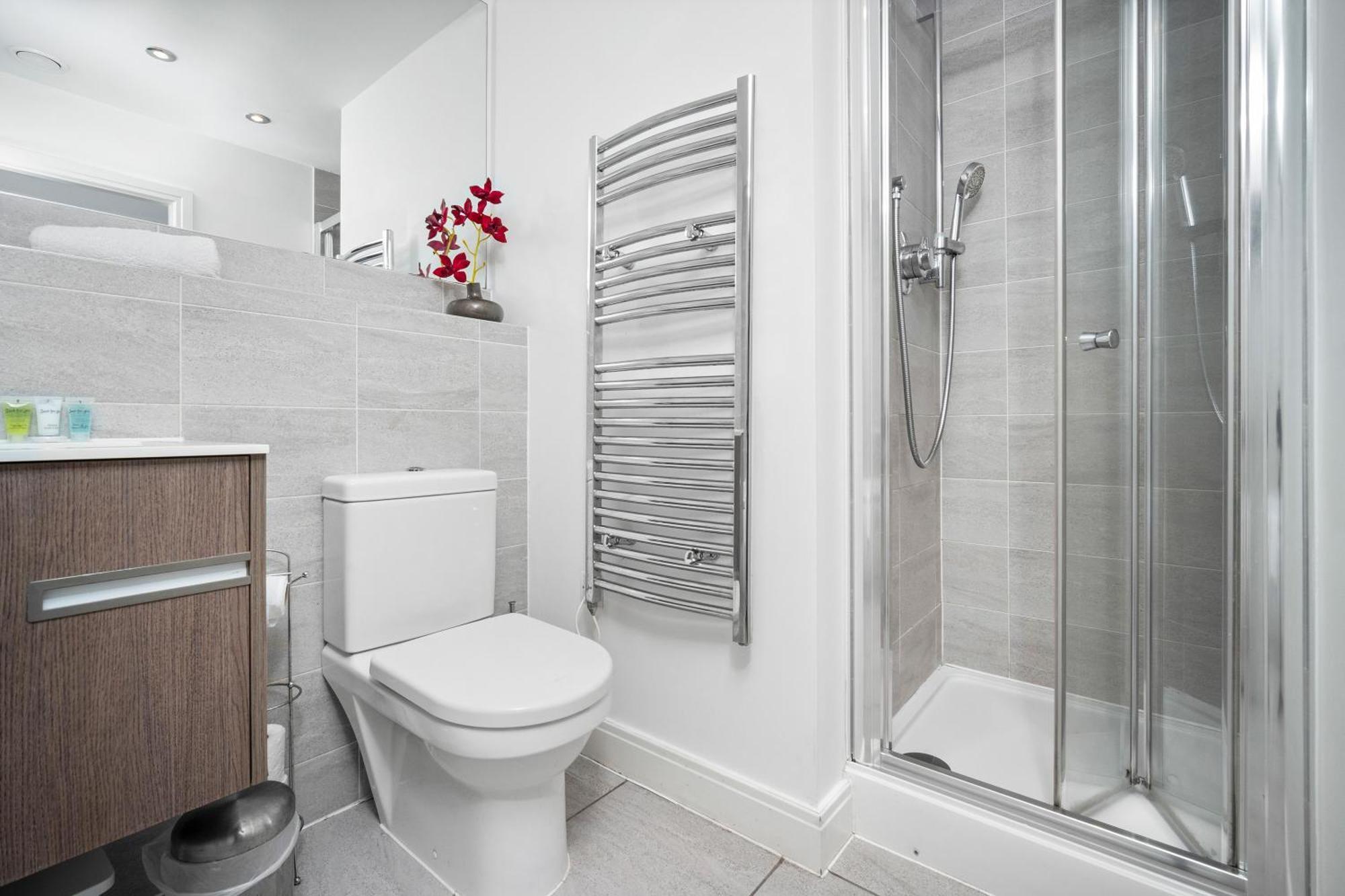 New Luxe Apartment - Secure Parking - Birmingham City Centre - Netflix - Wifi - Top Rated - 54M Exterior foto