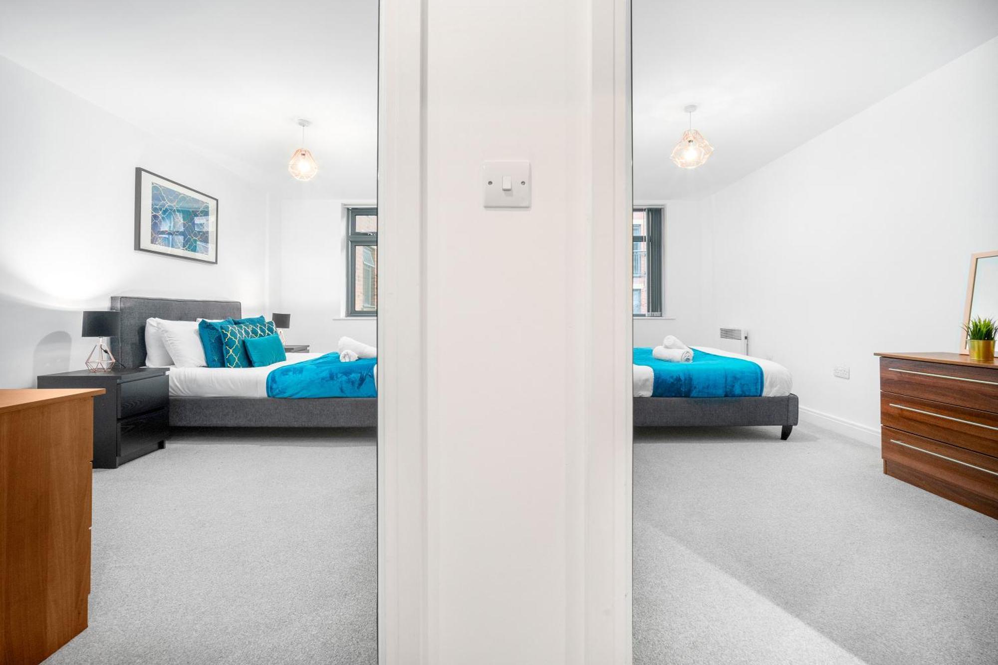 New Luxe Apartment - Secure Parking - Birmingham City Centre - Netflix - Wifi - Top Rated - 54M Exterior foto